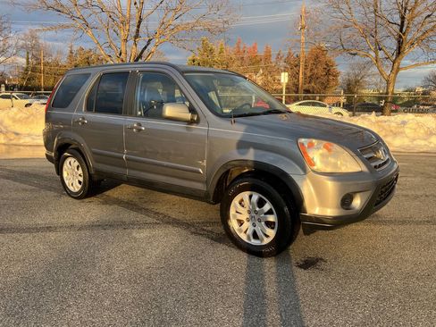 Used 2005 Honda CR-V SE image 4