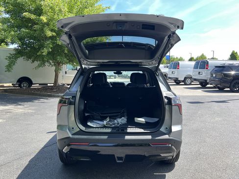 New 2026 Chevrolet Equinox RS w/ Safety and Technology Package FWD image 11