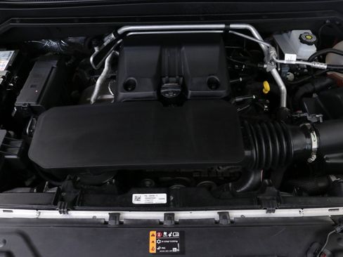 Used 2024 Chevrolet Colorado Z71 w/ Z71 Convenience Package 2 image 31