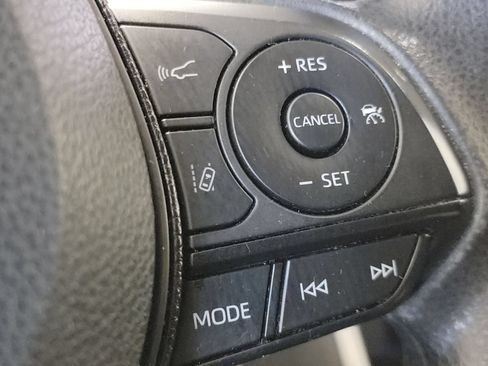 Used 2021 Toyota RAV4 LE AWD/4WD image 33