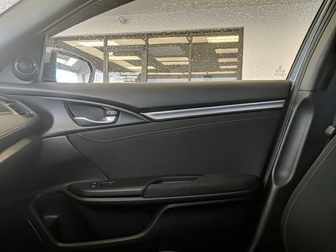 Used 2020 Honda Civic EX image 21