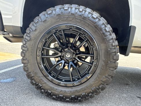 Used 2023 Chevrolet Silverado 1500 LT Trail Boss w/ Protection Package AWD/4WD image 19