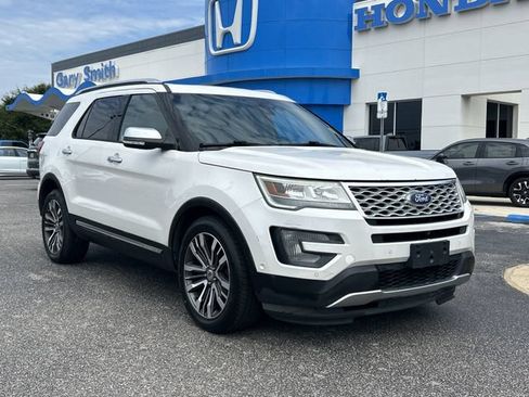 Used 2016 Ford Explorer Platinum AWD/4WD image 2