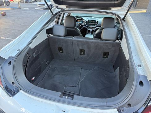 Used 2017 Chevrolet Volt LT w/ Comfort Package image 20