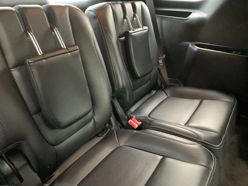 Used 2017 Ford Explorer Limited FWD image 16