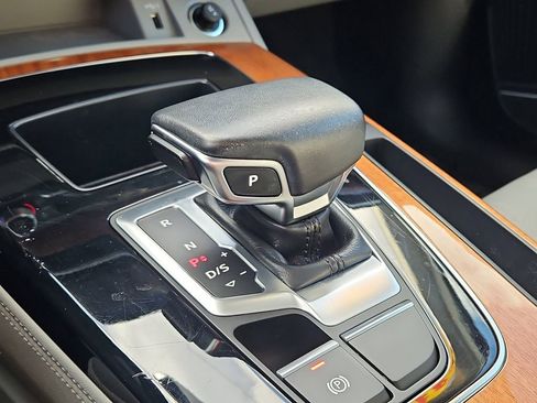 Used 2021 Audi Q5 Premium Plus image 32