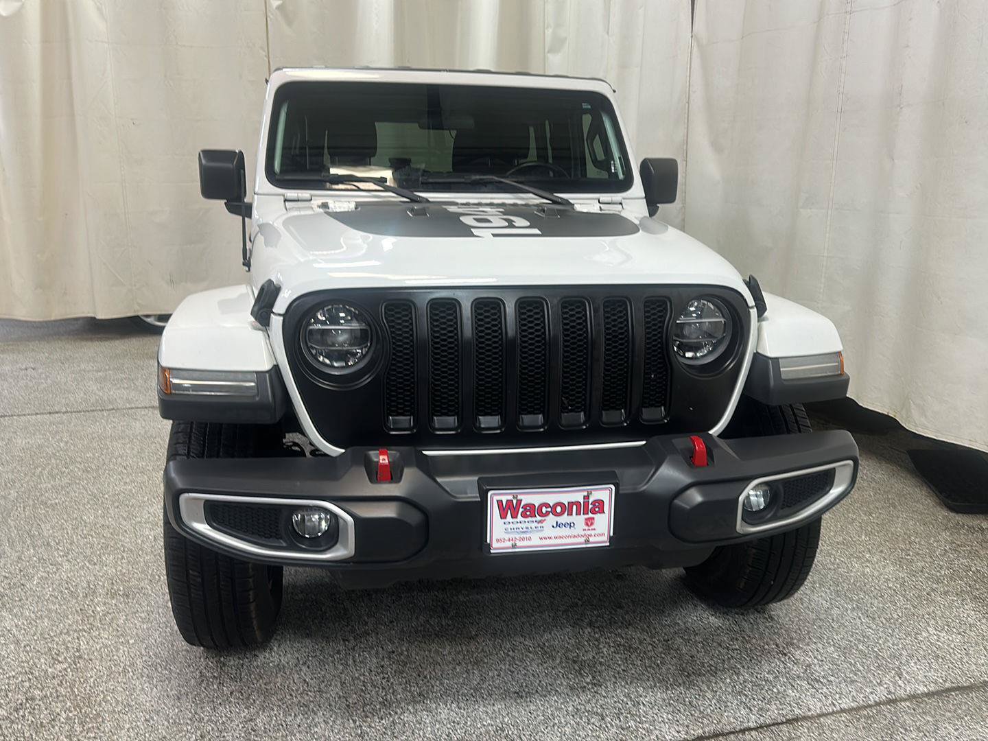 Used 2018 Jeep Wrangler Unlimited Sahara w/ Cold Weather Group AWD/4WD image 8