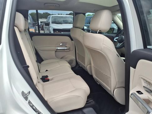 Used 2023 Mercedes-Benz GLB 250 image 13