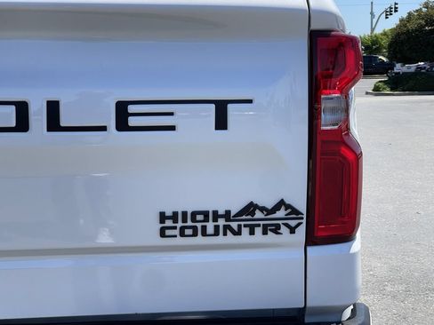 Used 2023 Chevrolet Silverado 1500 High Country w/ High Country Premium Package AWD/4WD image 4