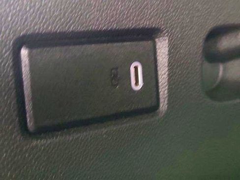 Used 2021 Chevrolet Tahoe 4WD image 9