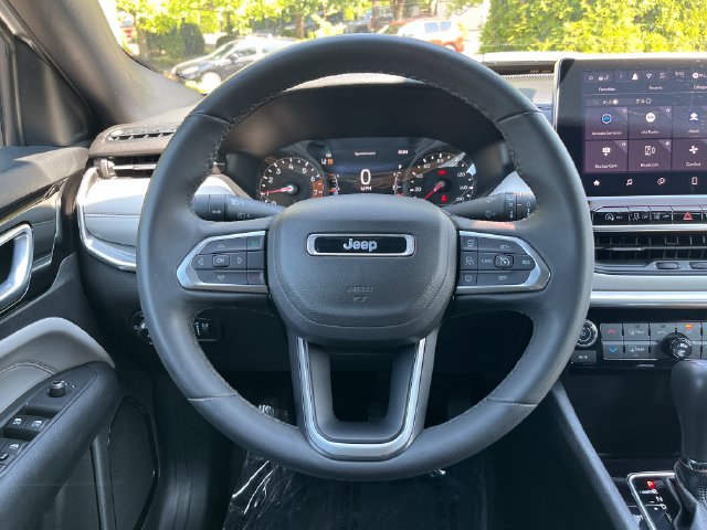 Used 2024 Jeep Compass Limited AWD/4WD image 10