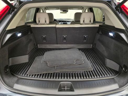 Used 2021 Cadillac XT4 Luxury w/ Cold Weather Package image 33