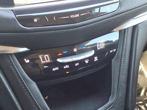 Used 2017 Cadillac XT5 Luxury w/ Driver Awareness Package image 26