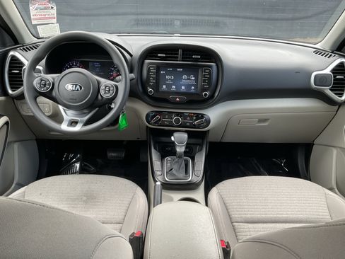 Used 2020 Kia Soul S FWD image 15