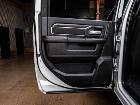 Used 2024 RAM 3500 Big Horn w/ Night Edition image 35