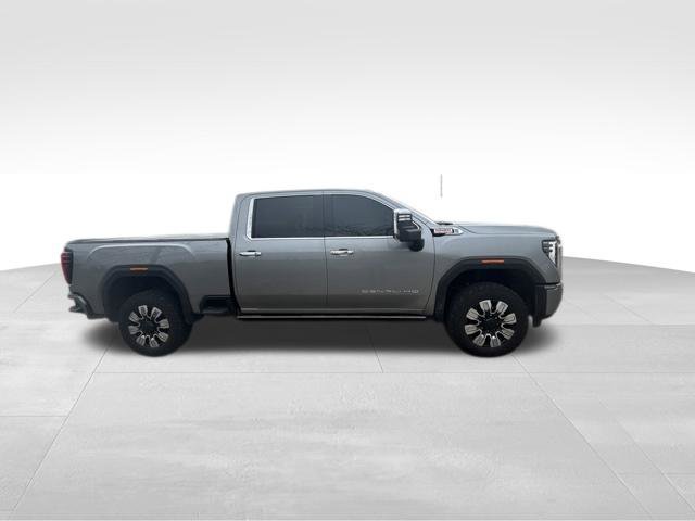Used 2024 GMC Sierra 2500 Denali w/ Denali Reserve Package AWD/4WD image 2