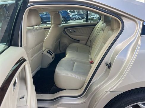 Used 2018 Ford Taurus Limited image 29