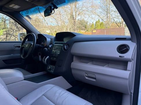 Used 2011 Honda Pilot Touring image 22