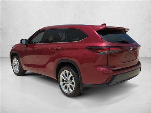 Used 2026 Toyota Highlander Limited AWD/4WD image 7