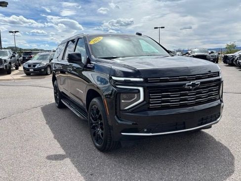 Certified 2025 Chevrolet Suburban High Country AWD/4WD image 8