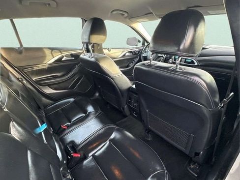 Used 2018 INFINITI QX30 Premium w/ Cargo Package image 16