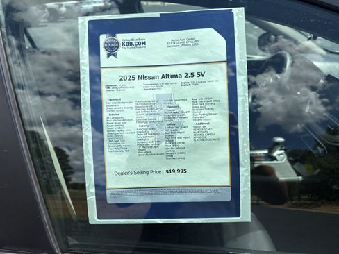 Used 2025 Nissan Altima 2.5 SV FWD image 27