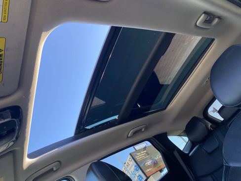 Used 2022 Hyundai Tucson Limited w/ Cargo Package image 18