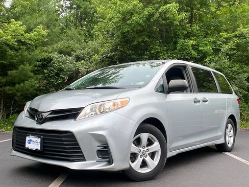 Used 2020 Toyota Sienna L FWD image 27