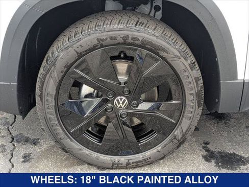 New 2026 Volkswagen Taos SE FWD image 9