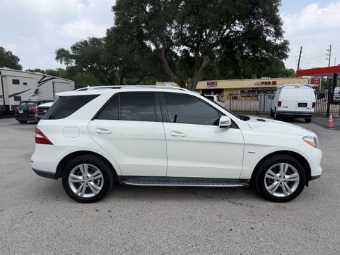 Used 2012 Mercedes-Benz ML 350 BlueTEC 4MATIC image 7