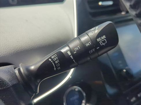 Certified 2018 Toyota Prius Three FWD image 18