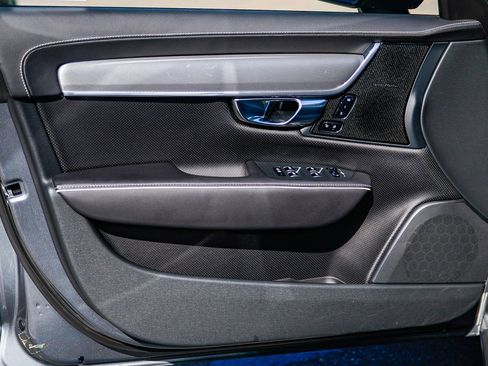 Used 2020 Volvo S90 T8 Inscription image 22