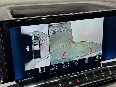 Used 2022 Chevrolet Silverado 1500 ZR2 w/ Technology Package image 14