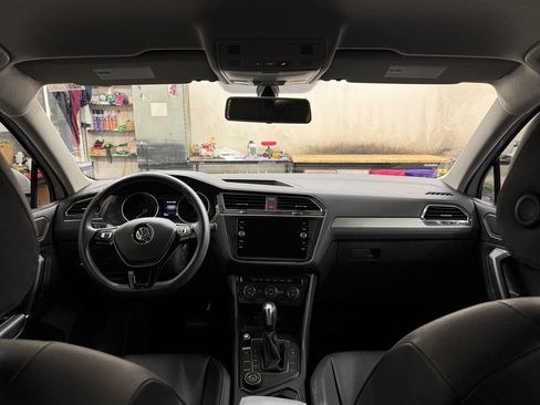 Used 2020 Volkswagen Tiguan SE AWD/4WD image 26