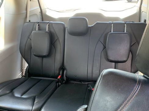 Used 2018 Chrysler Pacifica Touring-L Plus w/ Tire & Wheel Group FWD image 13