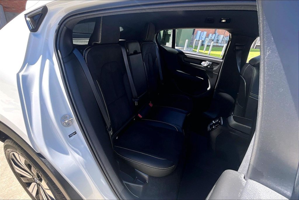 Used 2023 Volvo C40 P8 Recharge Plus AWD/4WD image 37