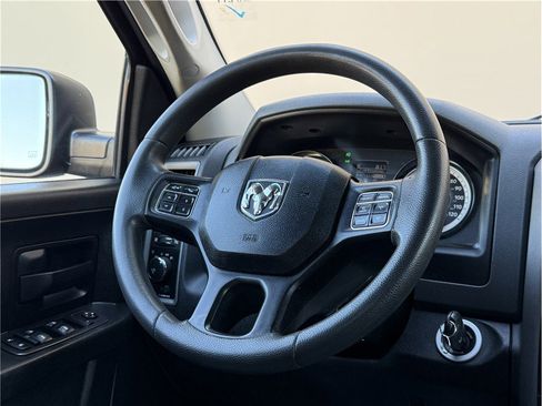 Used 2018 RAM 1500 Express w/ Black Ram 1500 Express Group AWD/4WD image 15