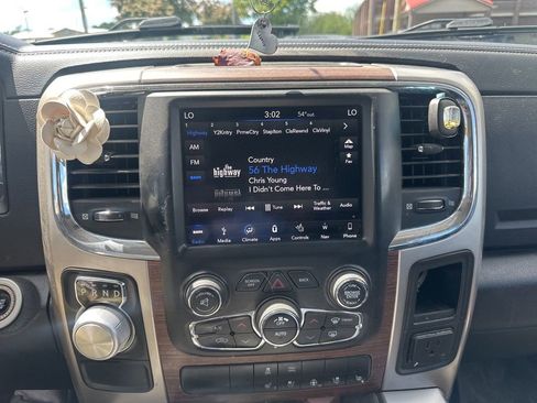Used 2018 RAM 1500 Laramie w/ Convenience Group RWD image 7