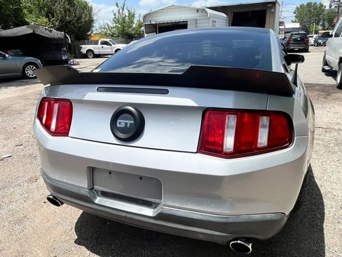 Used 2010 Ford Mustang GT RWD image 5