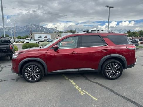 Used 2023 Nissan Pathfinder SL w/ SL Premium Package AWD/4WD image 7