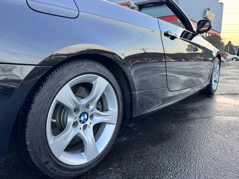 Used 2011 BMW 335i Convertible image 37