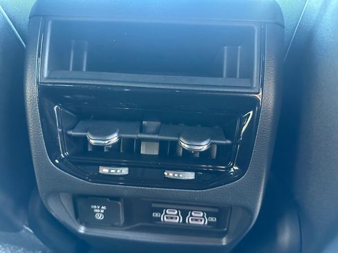 New 2025 Jeep Grand Cherokee image 16