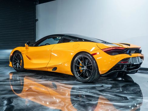 Used 2018 McLaren 720S Performance image 13