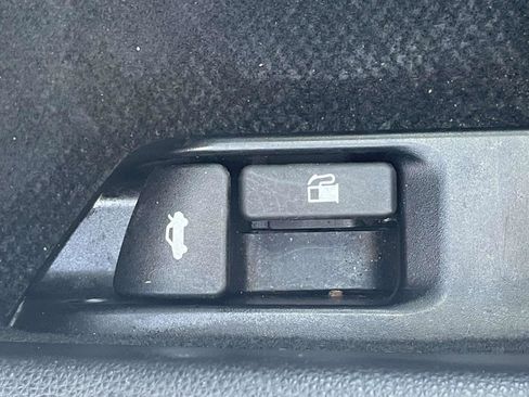 Used 2023 Toyota Corolla LE FWD image 17