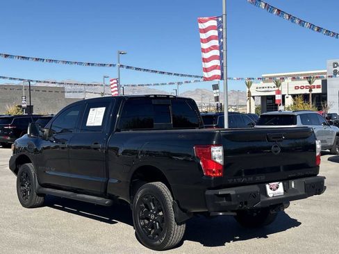 Used 2019 Nissan Titan SL w/ Midnight Edition image 7