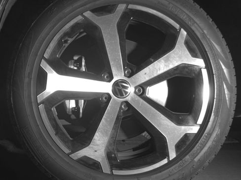 Used 2026 Volkswagen Tiguan SE AWD/4WD image 13