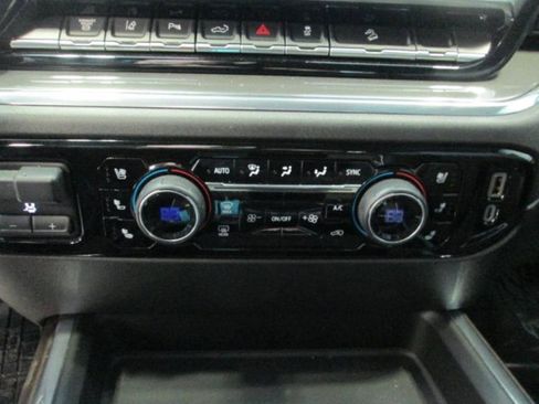 Used 2024 Chevrolet Silverado 2500 High Country w/ High Country Premium Package image 13