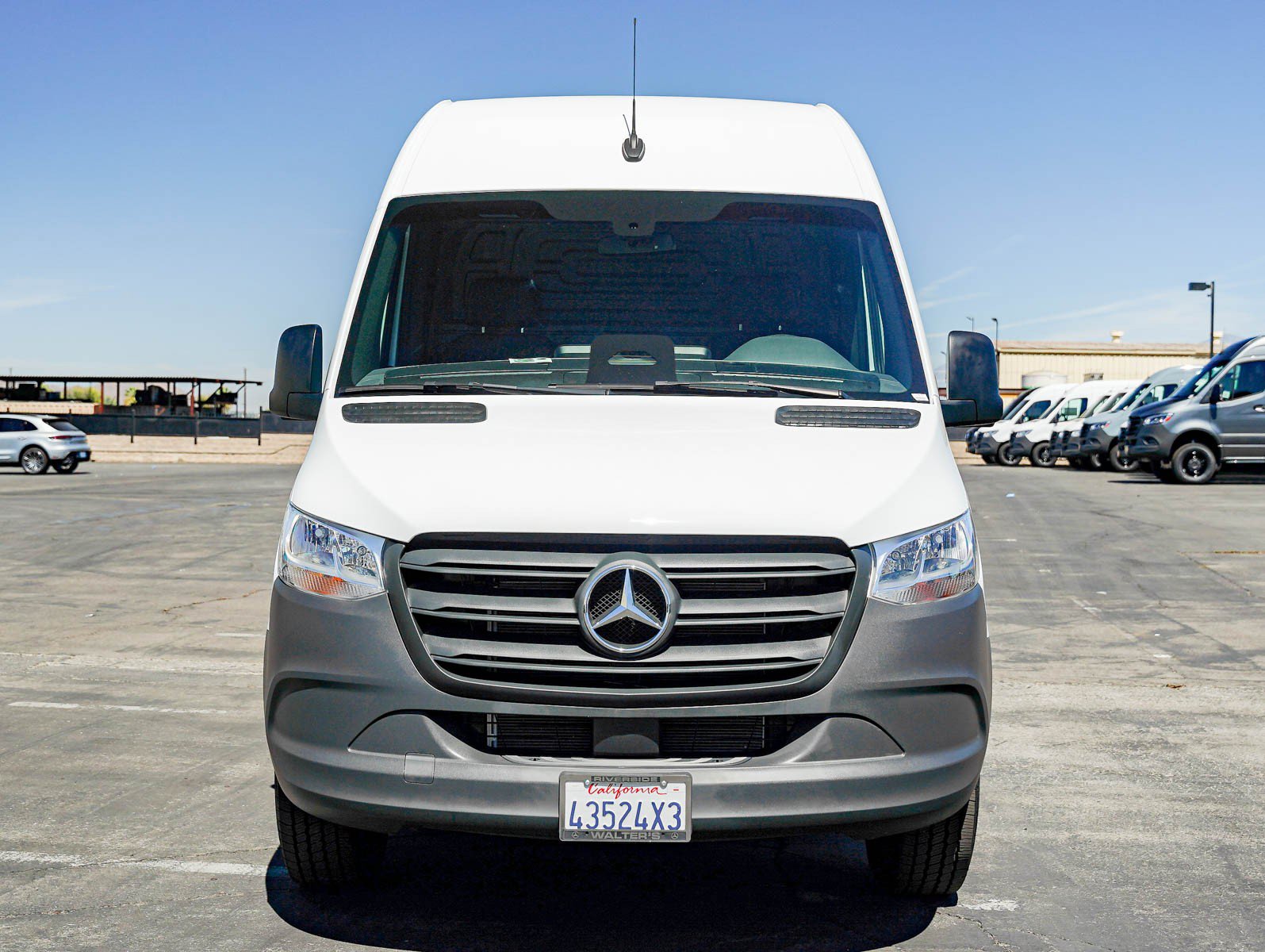 Used 2025 Mercedes-Benz Sprinter 2500 image 2