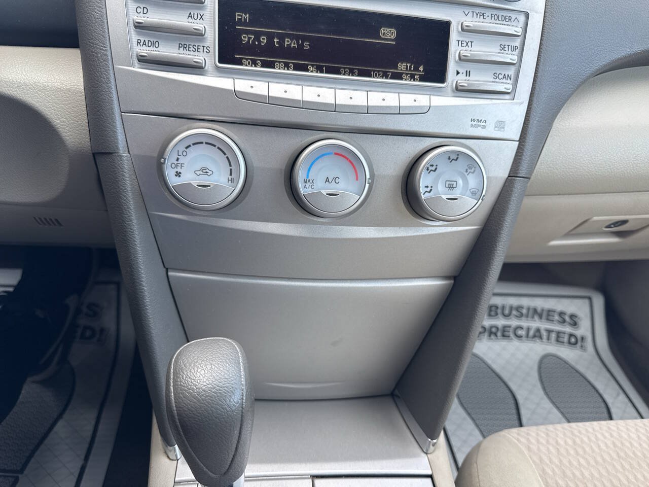 Used 2011 Toyota Camry LE FWD image 28