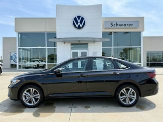 Certified 2023 Volkswagen Jetta SE image 1